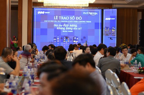 Cư dân phấn khởi nhận sổ đỏ biệt thự biển FLC L’Amoura - ảnh 4