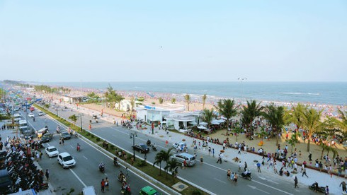 Hơn 1 triệu khách về Sầm Sơn trong tháng 5/2016 - ảnh 2