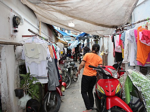 Bế tắc nhà ở cho công nhân ở thành phố lớn - ảnh 1