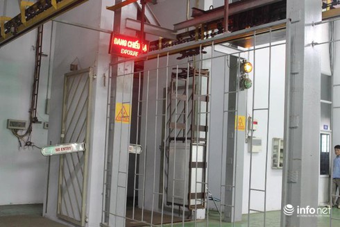 Cận cảnh chiếu xạ vải thiều Thanh Hà xuất đi Úc cực nghiêm ngặt - ảnh 11