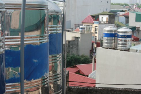 Hà Nội từ trên cao: Nhức mắt với bồn nước, mái tôn - ảnh 5