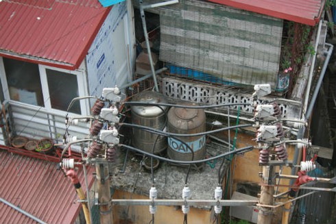 Hà Nội từ trên cao: Nhức mắt với bồn nước, mái tôn - ảnh 9