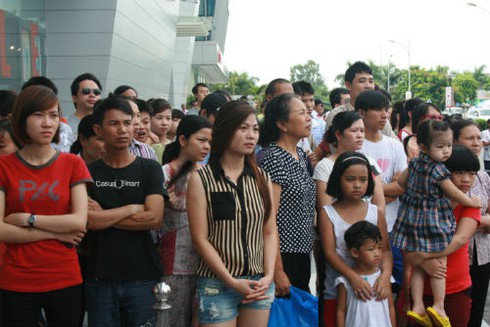 Hoa hậu Thu Thảo cùng 1000 người giặt quần áo - ảnh 9