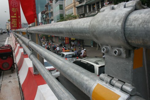 Hà Nội: Cầu vượt mềm mại thứ 6 chính thức được thông xe - ảnh 2