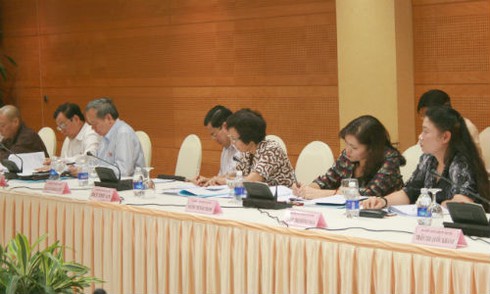 Trước dân sống bằng luật rừng, giờ sống trong…rừng luật - ảnh 1