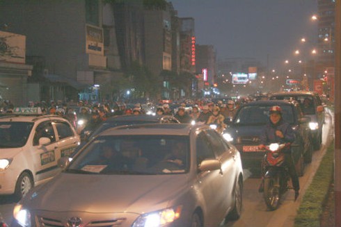 Hà Nội chỉnh đốn giao thông “đường đắt nhất hành tinh” - ảnh 3