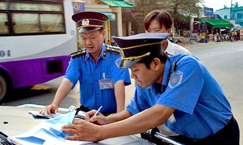 Trang bị súng cho Thanh tra GT: Dự thảo nên không phải xin lỗi dân - ảnh 2