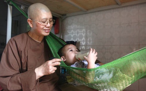 GS. Đào Trọng Thi: “Đừng gắn chuyện mua bán trẻ em với nhà chùa” - ảnh 1