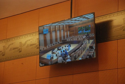 Bộ trưởng TT&TT kiểm tra hệ thống âm thanh, truyền hình Nhà Quốc hội - ảnh 5