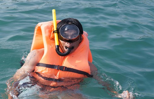 ĐT Việt Nam hào hứng lặn biển ngắm san hô