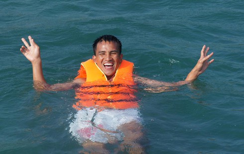 ĐT Việt Nam hào hứng lặn biển ngắm san hô