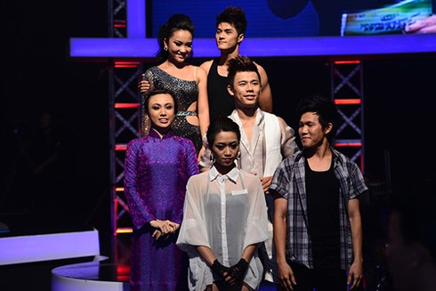 Ngô Thanh Vân khoe chân thon trên sàn khiêu vũ - ảnh 2