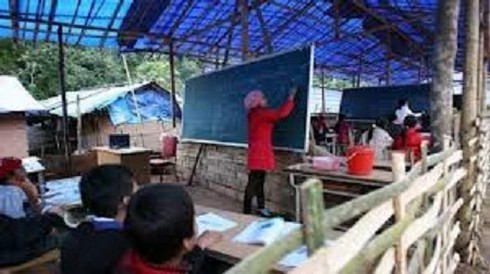 Mẹ con “cắm bản” vì sự nghiệp trồng người