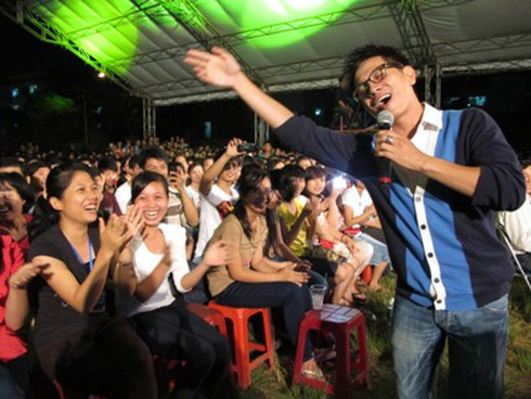 Truyền lửa tình yêu hàng Việt cho sinh viên - ảnh 2