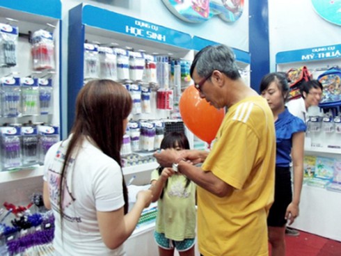 Hàng Việt nỗ lực phát triển thị trường - ảnh 1