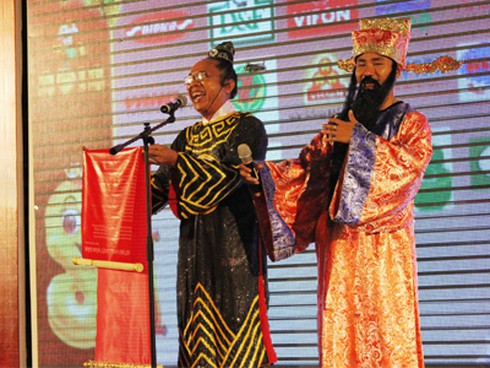 Vui hội “Tung hàng Tết” cùng Đại sứ hàng Việt - ảnh 1