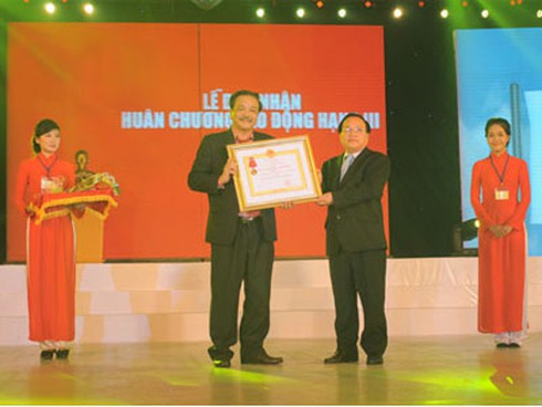 Tân Hiệp Phát đón nhận Huân chương lao động hạng 3 - ảnh 1