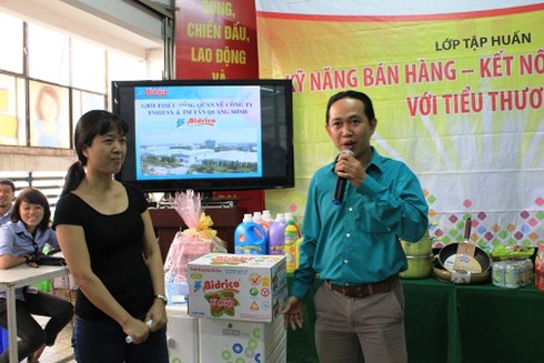 Tiểu thương bỏ ăn trưa để học cách bán hàng - ảnh 2