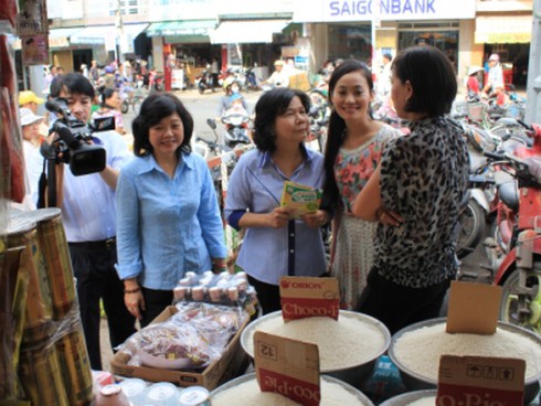 Đi chợ để được đổi hàng - ảnh 2