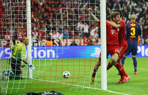 Vùi dập Barca 4-0, Bayern chắc vé vào chung kết - ảnh 1