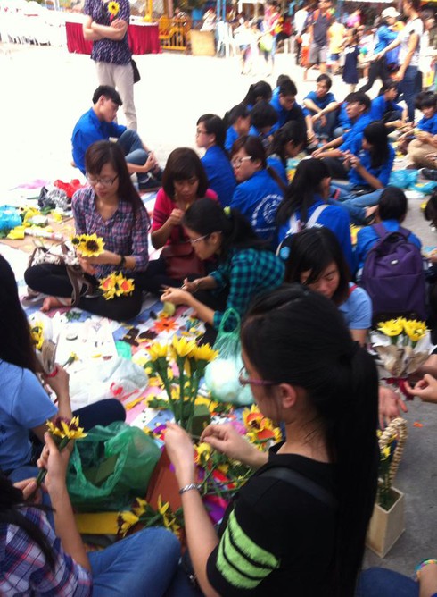 Cảm động trước Ngày hội Hoa hướng dương “Vì bệnh nhân ung thư 2014” - ảnh 3