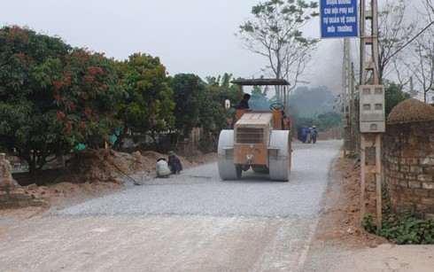 Nông dân Ba Tơ hiến đất làm đường - ảnh 1