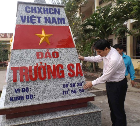 Đoàn công tác của Trung ương Đoàn thăm cột mốc Trường Sa - ảnh 2