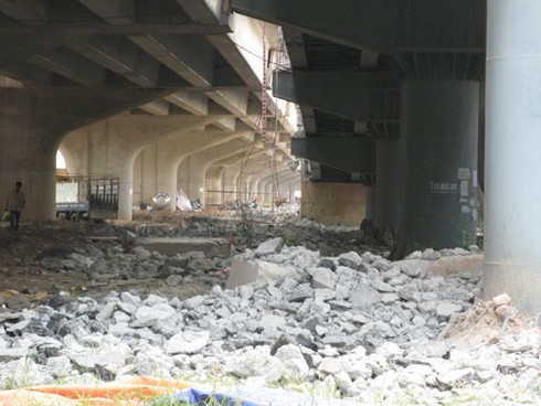 Đường vành đai 3: Vừa thông xe lại đập một số hạng mục để sửa chữa - ảnh 10