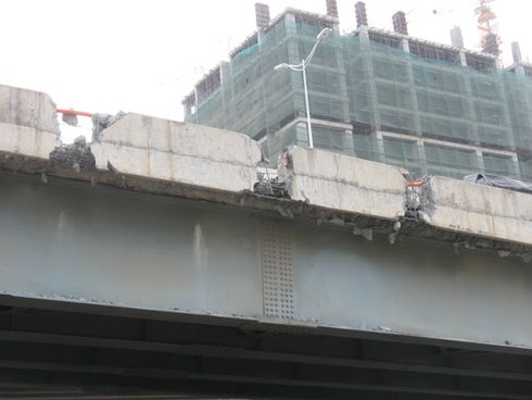 Đường vành đai 3: Vừa thông xe lại đập một số hạng mục để sửa chữa - ảnh 12