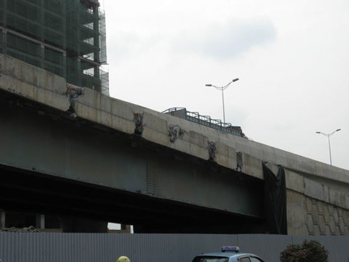 Đường vành đai 3: Vừa thông xe lại đập một số hạng mục để sửa chữa - ảnh 14