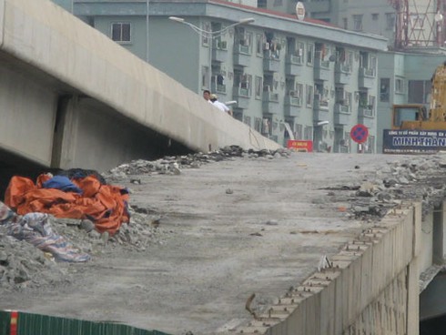 Đường vành đai 3: Vừa thông xe lại đập một số hạng mục để sửa chữa - ảnh 3