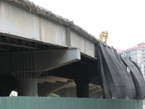 Đường vành đai 3: Vừa thông xe lại đập một số hạng mục để sửa chữa - ảnh 6