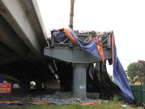 Đường vành đai 3: Vừa thông xe lại đập một số hạng mục để sửa chữa - ảnh 8