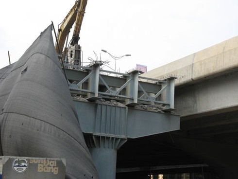 Đường vành đai 3: Vừa thông xe lại đập một số hạng mục để sửa chữa - ảnh 9