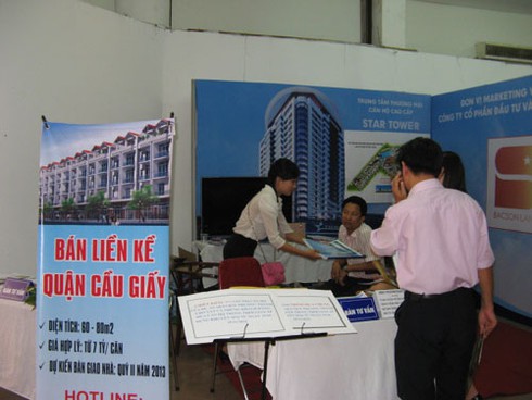 Khuyến mãi mạnh, hội chợ BĐS vẫn vắng như “chùa bà Đanh” - ảnh 2