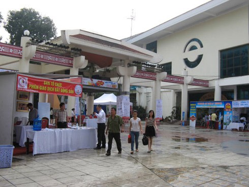 Khuyến mãi mạnh, hội chợ BĐS vẫn vắng như “chùa bà Đanh” - ảnh 7