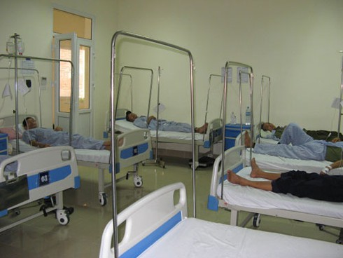Hạ bậc bệnh viện tuyến trên khám chữa những ca đơn giản - ảnh 1