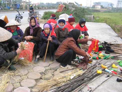 Người dân Dương Nội tẩm xăng đòi “đốt” chủ đầu tư để giữ đất - ảnh 2