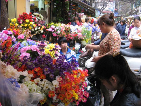 Chợ hoa Hàng Lược rực rỡ đón Tết - ảnh 17