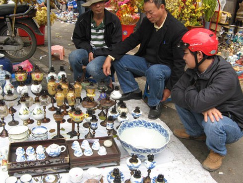 Chợ đồ cổ “độc nhất vô nhị” ở Hà Thành - ảnh 12