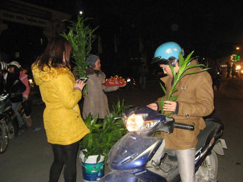 Đầu năm mua muối, cuối năm bán vôi - ảnh 6