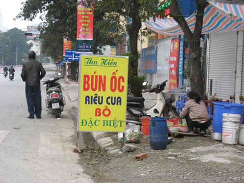 Quán ăn vỉa hè chỉ 1 khách ngày mồng Một - ảnh 3