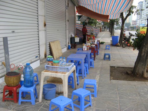 Quán ăn vỉa hè chỉ 1 khách ngày mồng Một - ảnh 5