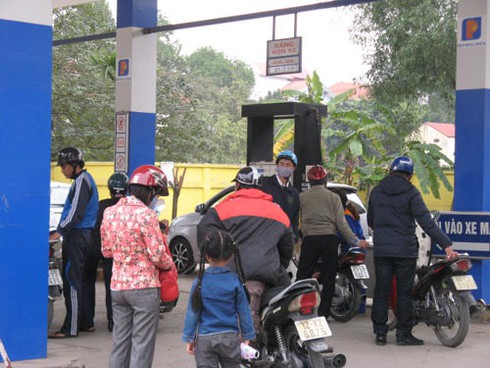 Hết hy vọng tăng giá, cây xăng nhộn nhịp trở lại - ảnh 1