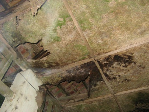 Hà Nội: Lội nước mưa trong phòng làm việc - ảnh 3