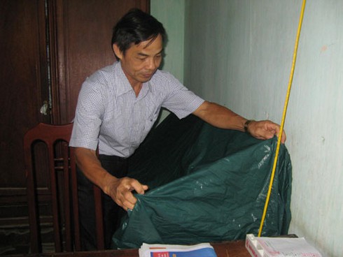 Hà Nội: Lội nước mưa trong phòng làm việc - ảnh 7