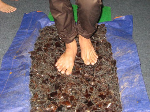 Hà Nội: Kỳ quái lớp học đi trên mảnh chai - ảnh 12