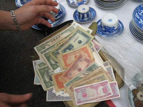 Ai có đồ cổ mang ra chợ “độc nhất” Hà Thành bán - ảnh 5