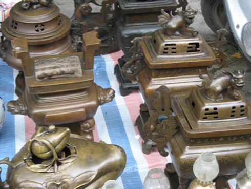 Ai có đồ cổ mang ra chợ “độc nhất” Hà Thành bán - ảnh 18