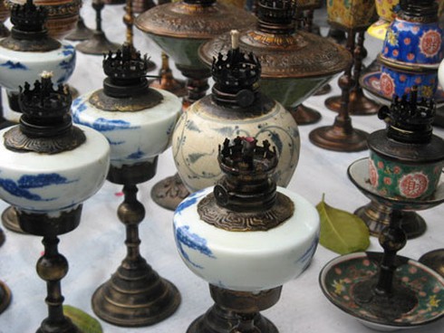 Ai có đồ cổ mang ra chợ “độc nhất” Hà Thành bán - ảnh 3